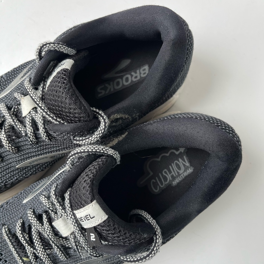 Brooks Reveal 2 Black Gray Athletic Running Sneakers Size 9.5 - Picture 9 of 12